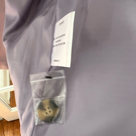 NWT beautiful Lilac size XL with two pockets in front - Picture 6 of 7